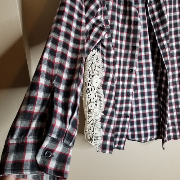 Frananna with an attitude Fannel Side cut out top - Picture 3 of 13